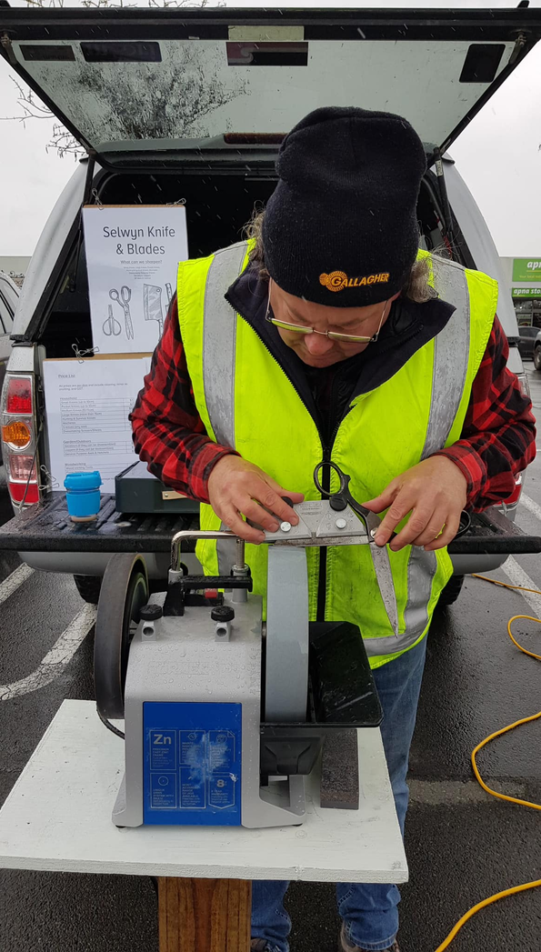 Knife Sharpening at the Rolleston Envirotown market