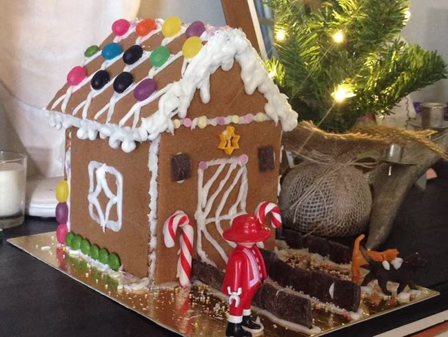 Rolleston Bakery Gingerbread House